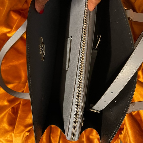 New Coach Handbag - Picture 5 of 12